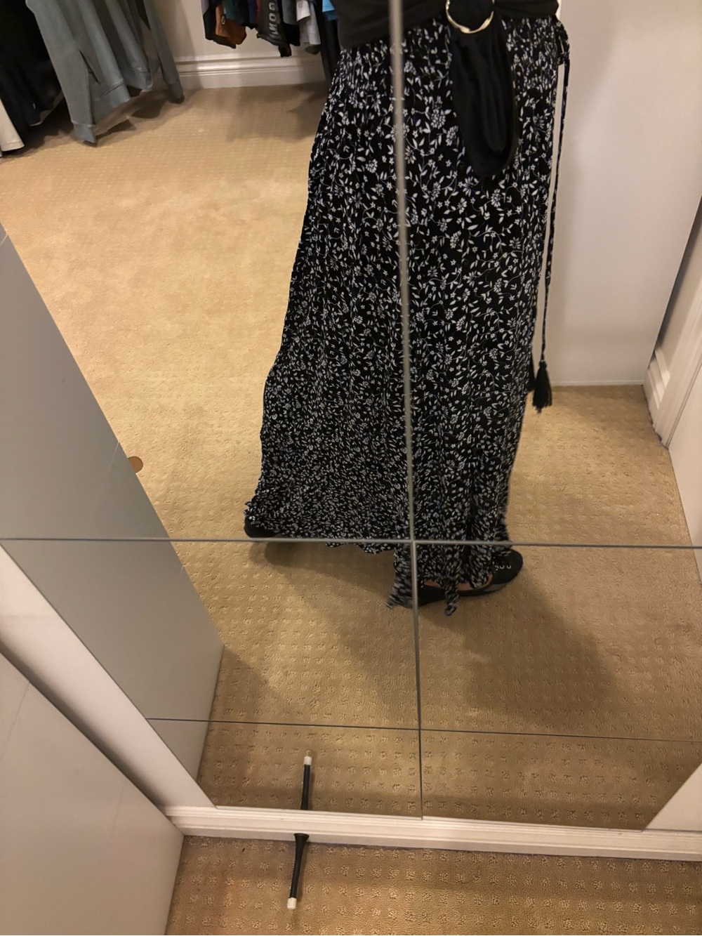 Women’s Rachel Zoe Black and White Floral flow maxi skirt. Sz M - Picture 6 of 11